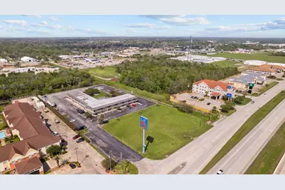 1000 Highway 332, Clute, TX 77531 - Photo 2