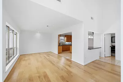 10319 Meadow Lake Lane, Houston, TX 77042 - Photo 10