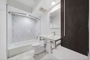 10319 Meadow Lake Ln, Houston, TX 77042 - Photo 24