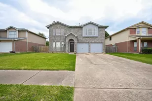 13723 Wood River Dr, Houston, TX 77085 - Photo 2