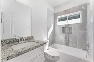 6402 Pregonero Ln, Houston, TX 77048 - Photo 12