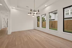 316 W 30th St, Houston, TX 77018 - Photo 2