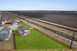 13742 Olympic River Ln, Iowa Colony, TX 77583 - Photo 4