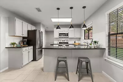 105 Eagle Rock Circle, The Woodlands, TX 77381 - Photo 12