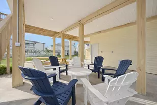 13723 Pirates Beach Blvd, Galveston, TX 77554 - Photo 18