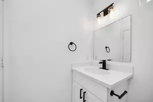 8021 Birmingham St, Houston, TX 77028 - Photo 16