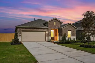 7926 Jade Crst Dr, Angleton, TX 77515 - Photo 1