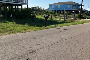 731 18th St, San Leon, TX 77539 - Photo 4