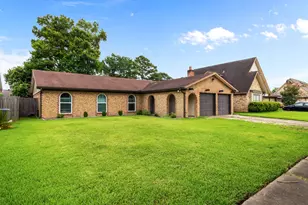 16119 La Avenida Dr, Houston, TX 77062 - Photo 2