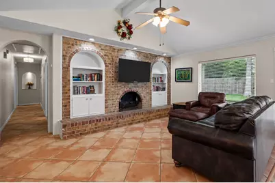 16119 La Avenida Drive, Houston, TX 77062 - Photo 8