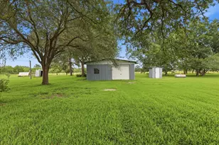 17261 County Line Rd, Winnie, TX 77665 - Photo 26