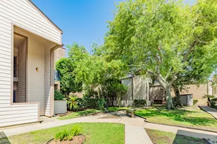 7098 N Holiday Dr, Galveston, TX 77550 - Photo 2
