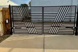 2811 Sealy, Galveston, TX 77550 - Photo 18