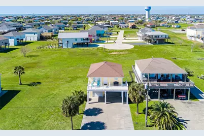 933 Westview, Crystal Beach, TX 77650 - Photo 2