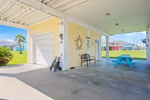 933 Westview, Crystal Beach, TX 77650 - Photo 26