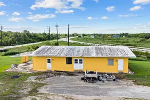 11723 County Rd 458, Angleton, TX 77515 - Photo 16