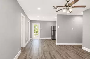 10739 Dulcimer St, Houston, TX 77051 - Photo 4
