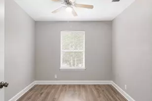 10739 Dulcimer St, Houston, TX 77051 - Photo 8