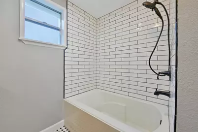 3427 Avenue L, Galveston, TX 77550 - Photo 22