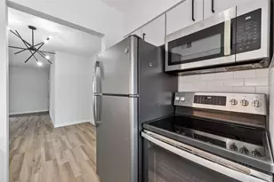 1811 Stoney Brook Dr, Houston, TX 77063 - Photo 12