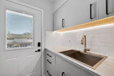 1811 Stoney Brook Drive #91, Houston, TX 77063 - Photo 10