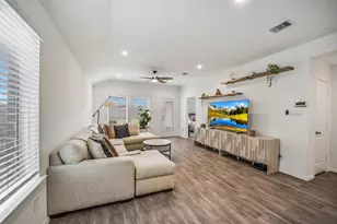 24322 Elmwood Falls Dr, Spring, TX 77373 - Photo 6