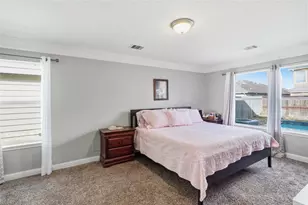 7015 Falling Cherry Pl, Houston, TX 77049 - Photo 10