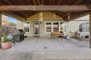 7015 Falling Cherry Pl, Houston, TX 77049 - Photo 32