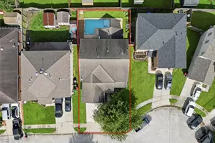 7015 Falling Cherry Pl, Houston, TX 77049 - Photo 36