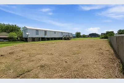 932 13th Street, Dickinson, TX 77539 - Photo 4