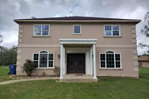 115 Oak Colony Dr, Angleton, TX 77515 - Photo 1