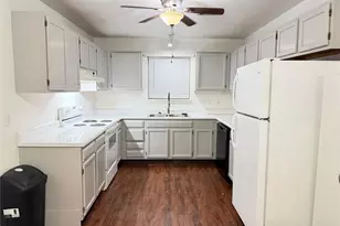 409 McPhail St, Tomball, TX 77375 - Photo 6