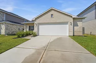 8931 Gull Cyn Dr, Baytown, TX 77521 - Photo 2