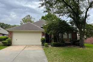 4611 Silverlake Dr, Sugar Land, TX 77479 - Photo 1