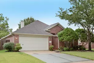 4611 Silverlake Dr, Sugar Land, TX 77479 - Photo 2