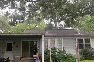 705 Shady Ln, Angleton, TX 77515 - Photo 4