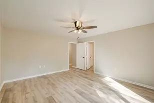 222 Ridgewood Dr, Oak Ridge North, TX 77386 - Photo 36