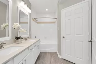 2222 Maroneal St, Houston, TX 77030 - Photo 8