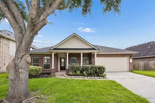 7803 Blue Lake Dr, Rosenberg, TX 77469 - Photo 2