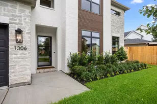 1306 Zora St, Houston, TX 77055 - Photo 2