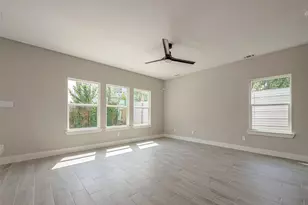 8128 Chateau St, Houston, TX 77028 - Photo 10
