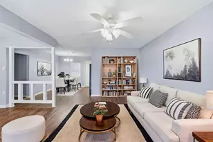 8146 Panay Dr, Houston, TX 77033 - Photo 2