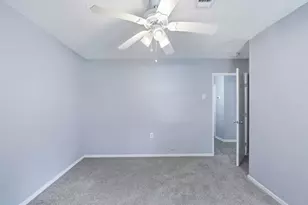 8146 Panay Dr, Houston, TX 77033 - Photo 18