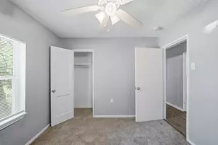 8146 Panay Dr, Houston, TX 77033 - Photo 20