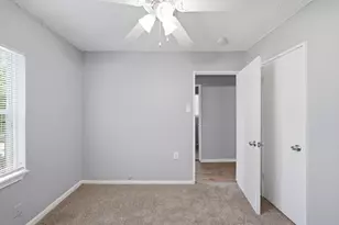 8146 Panay Dr, Houston, TX 77033 - Photo 22