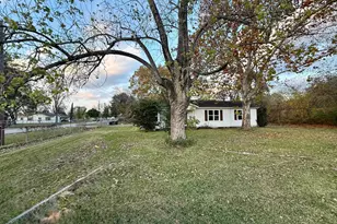 700 E Wallisville Rd, Highlands, TX 77562 - Photo 6