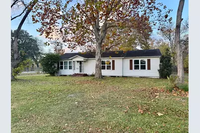 700 E Wallisville Road, Highlands, TX 77562 - Photo 1