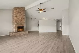 1826 Pilgrims Point Dr, Friendswood, TX 77546 - Photo 6