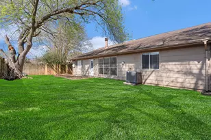 1826 Pilgrims Point Dr, Friendswood, TX 77546 - Photo 24