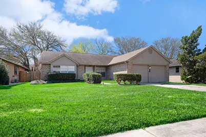 1826 Pilgrims Point Drive, Friendswood, TX 77546 - Photo 2